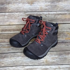 Keen Kaci III Waterproof winter boots. Women's size 9